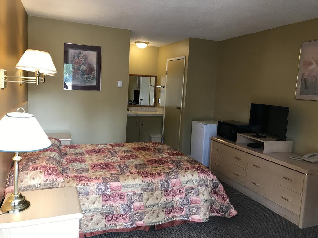 Polson Park Motel 弗农 外观 照片