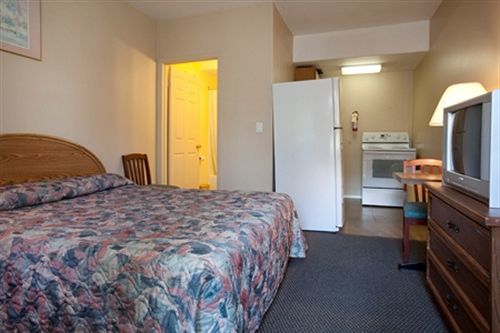 Polson Park Motel 弗农 外观 照片