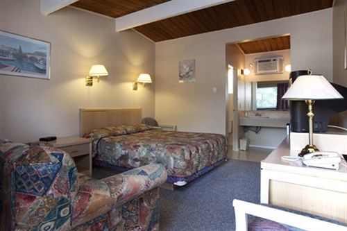 Polson Park Motel 弗农 外观 照片