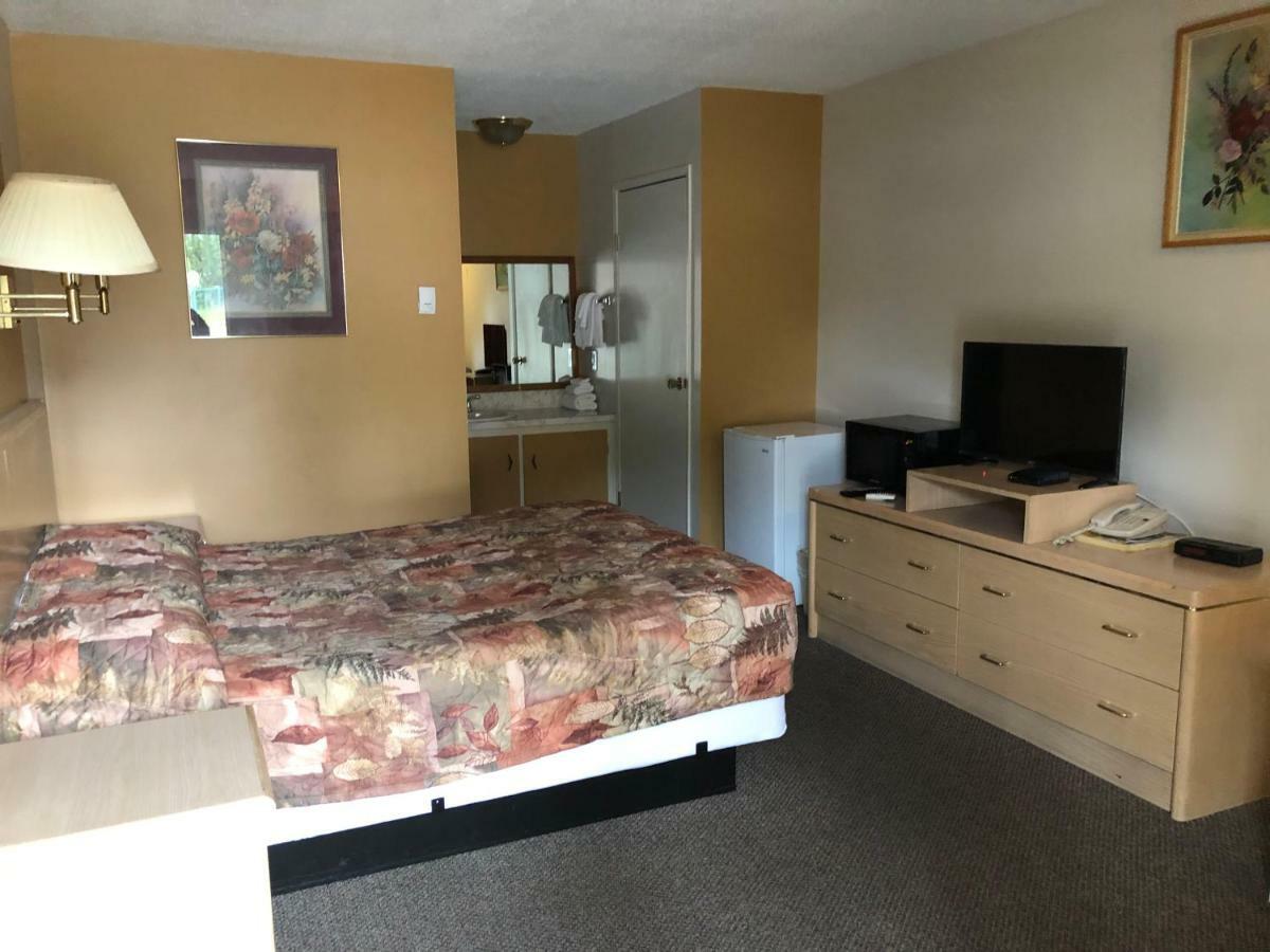 Polson Park Motel 弗农 外观 照片